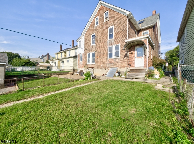 390 Heckman St Property Photo 16