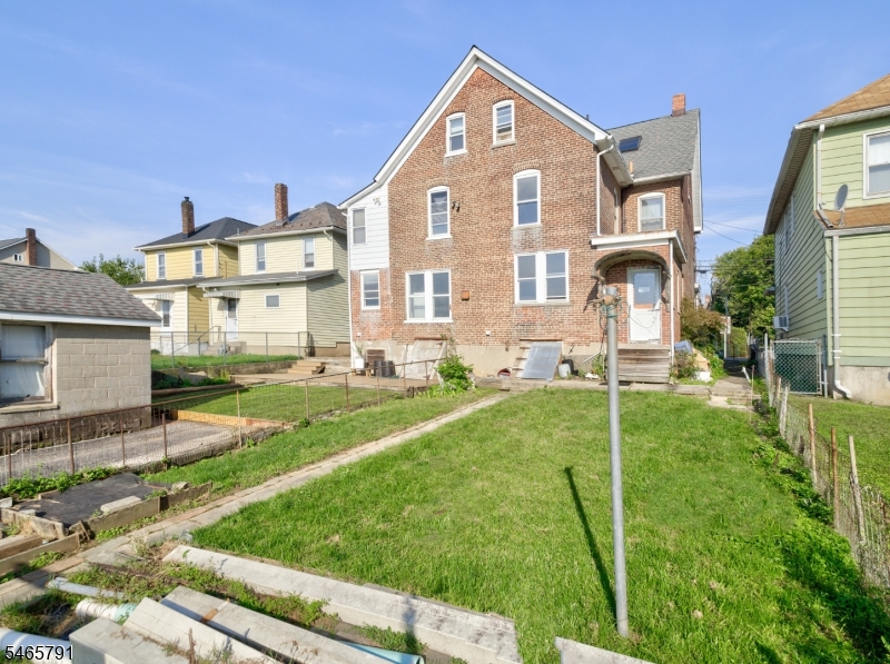390 Heckman St Property Photo 17