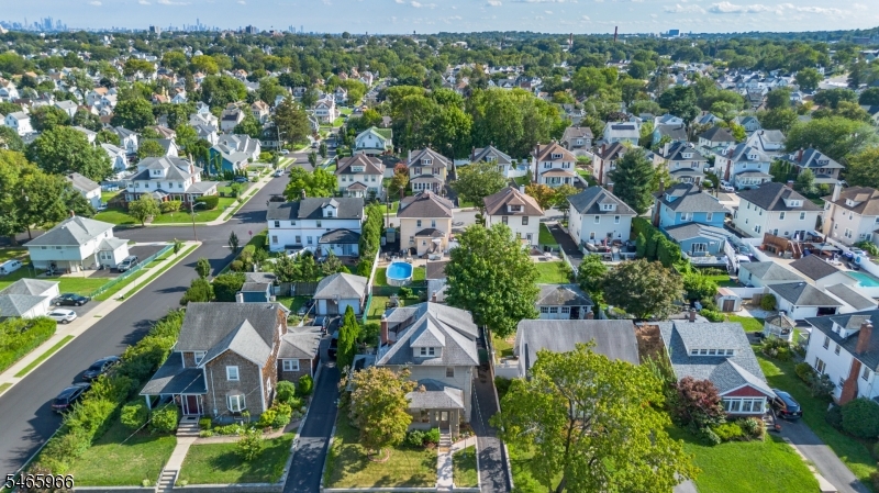 133 Luddington Ave Property Photo 20