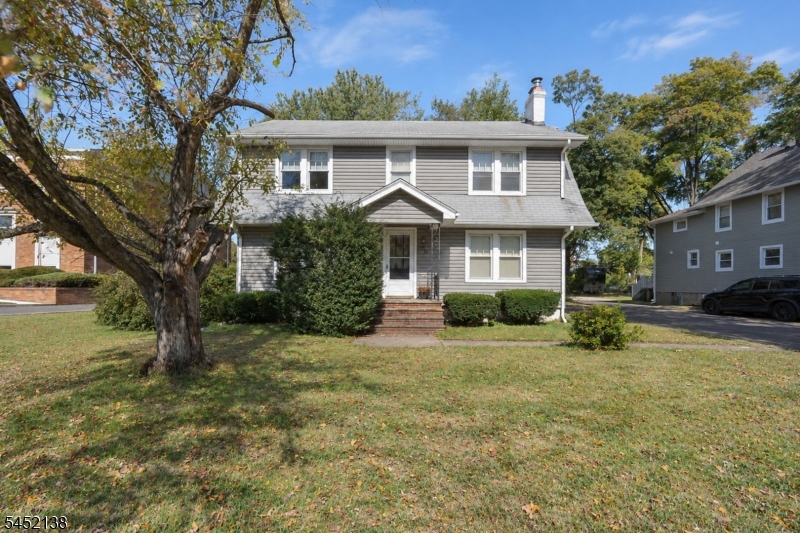 30 Bloomfield Ave Property Photo 1