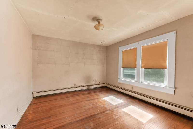 30 Bloomfield Ave Property Photo 10