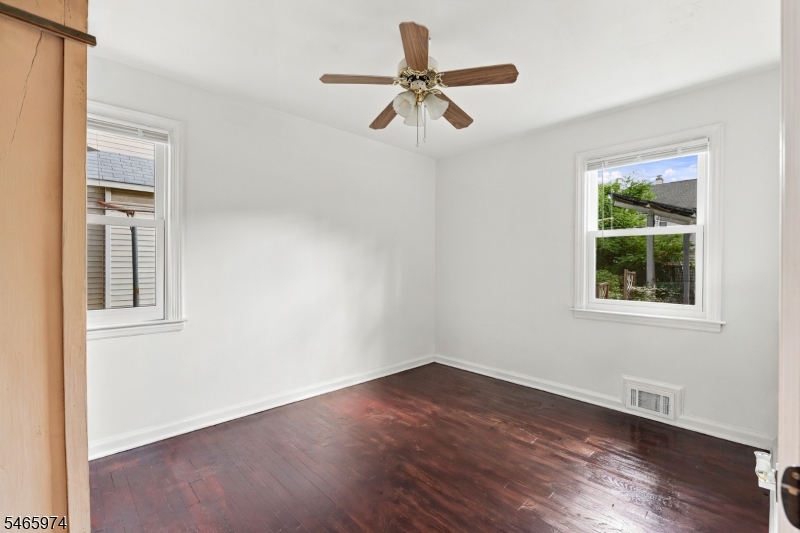 1017 Harding Ave Property Photo 11