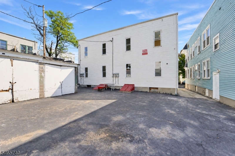 29 Goodwin Ave Property Photo 3