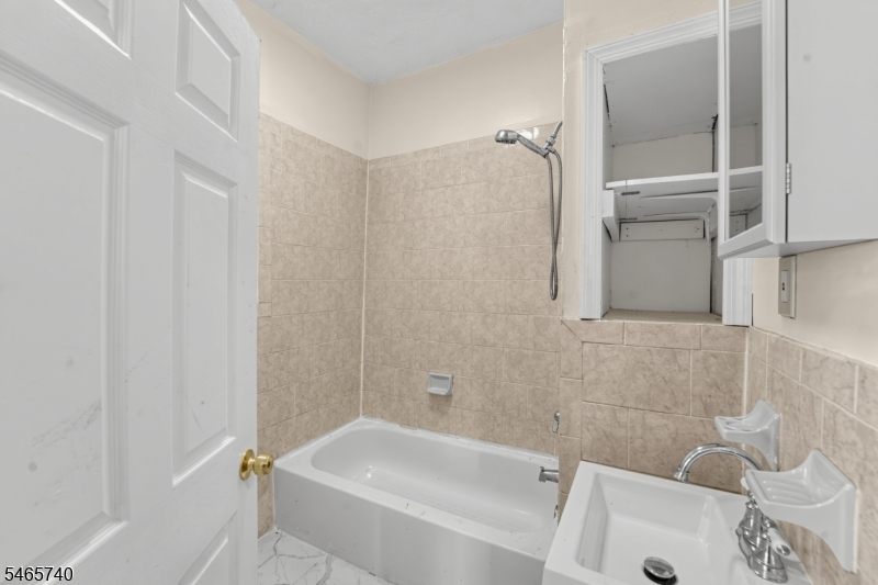 29 Goodwin Ave Property Photo 44