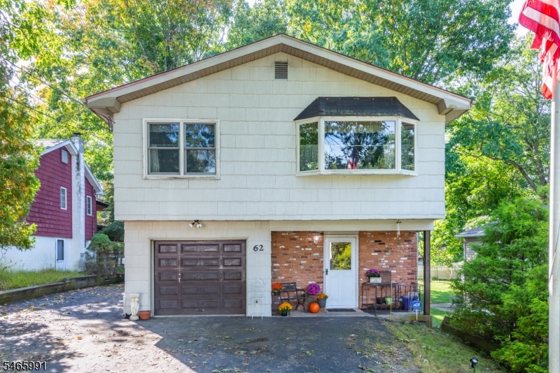 62 Wildwood Shores Dr Property Photo 1