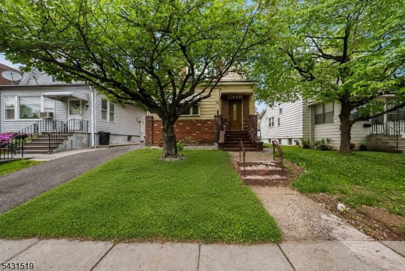 86 Curie Ave 1 Property Photo 1