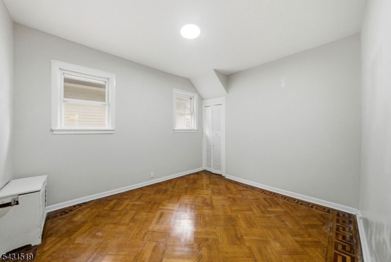 86 Curie Ave 1 Property Photo 15