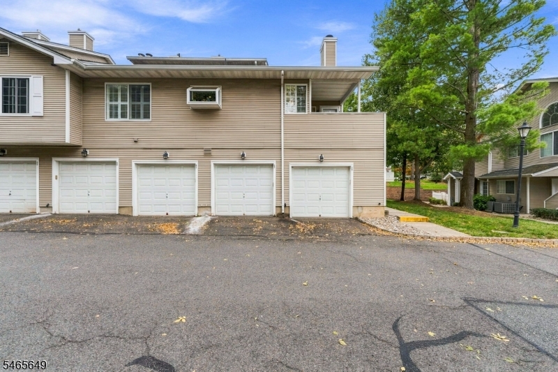56 Bentley Ct Property Photo 2