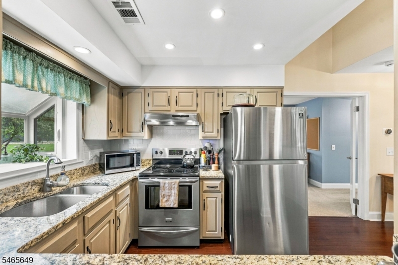 56 Bentley Ct Property Photo 13