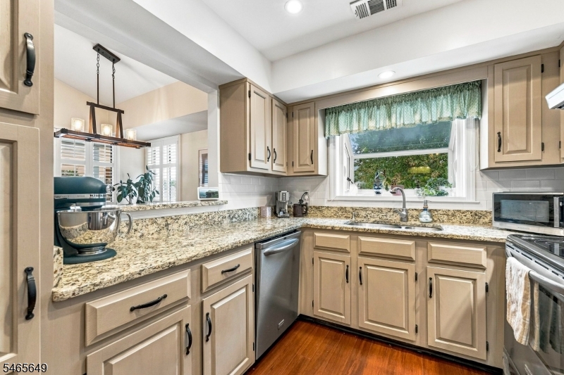 56 Bentley Ct Property Photo 14