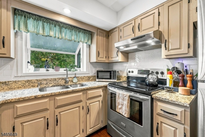 56 Bentley Ct Property Photo 15