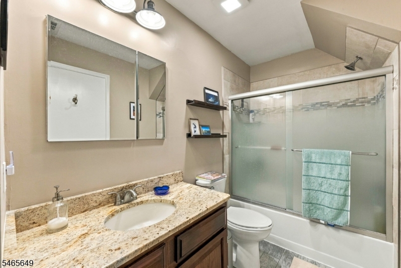 56 Bentley Ct Property Photo 28