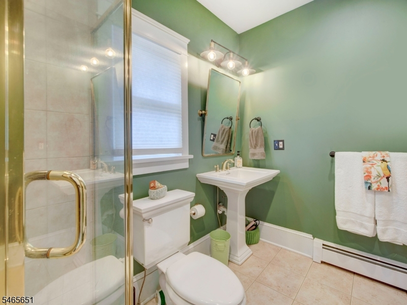 16 Grove St Property Photo 14