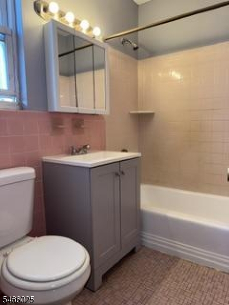 228 Marion St 2 Property Photo 9