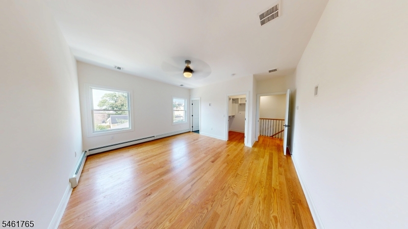 182 East 25th St Property Photo 10