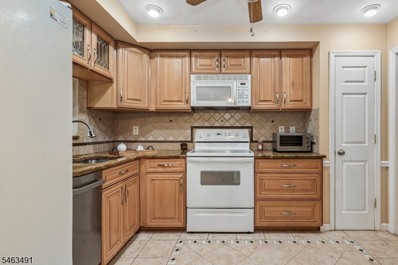 51 River Rd Property Photo 15