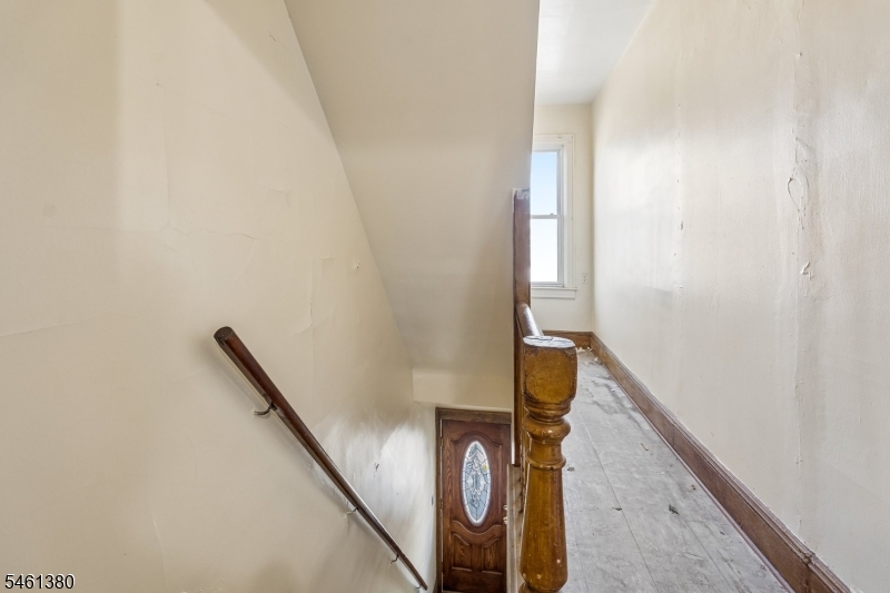 912 Roosevelt St Property Photo 2