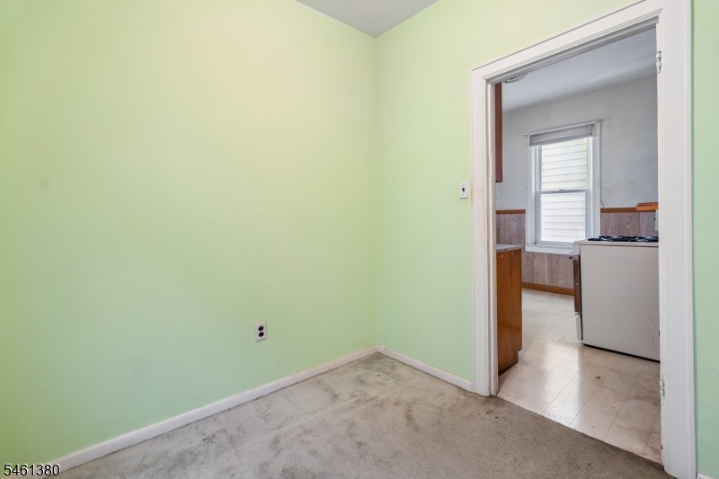 912 Roosevelt St Property Photo 6
