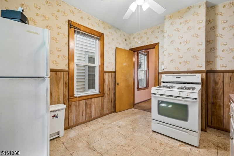 912 Roosevelt St Property Photo 10