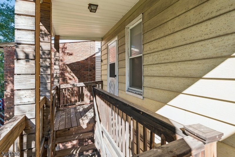 912 Roosevelt St Property Photo 16