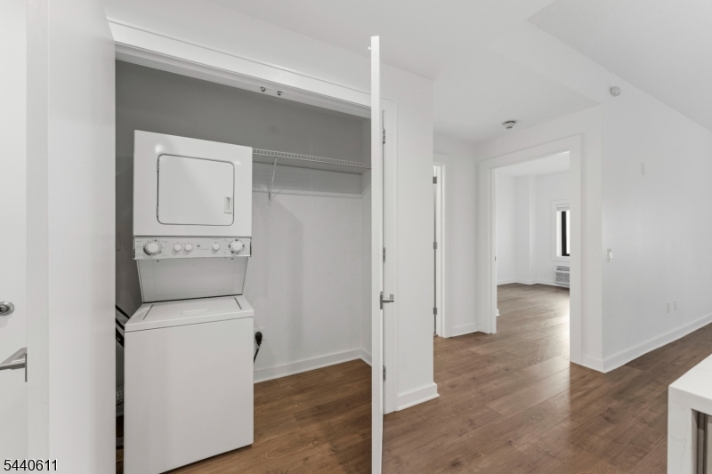 1 Carriage City Plz 807 Property Photo 11