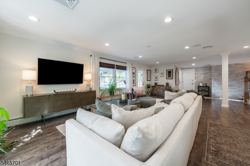 38 Esplanade Dr Property Photo 10