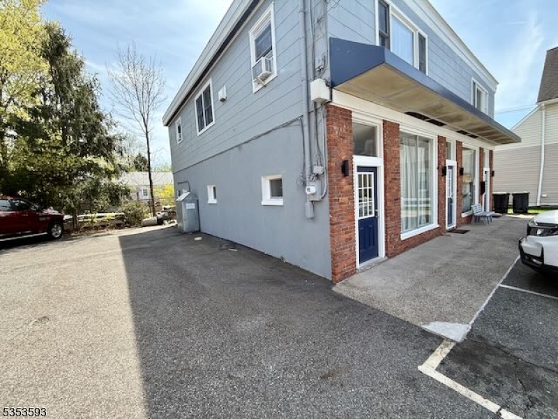 518 Ringwood Ave Property Photo 3