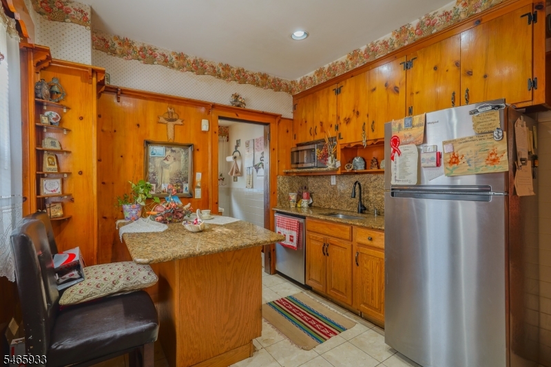 925 Summit Street Property Photo 4