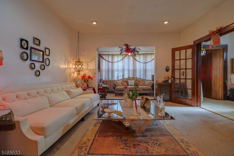 925 Summit Street Property Photo 6