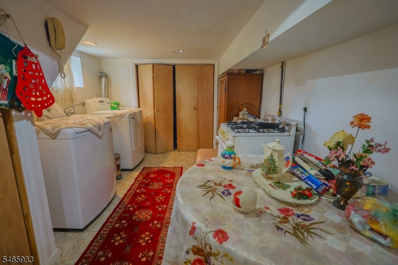 925 Summit Street Property Photo 15