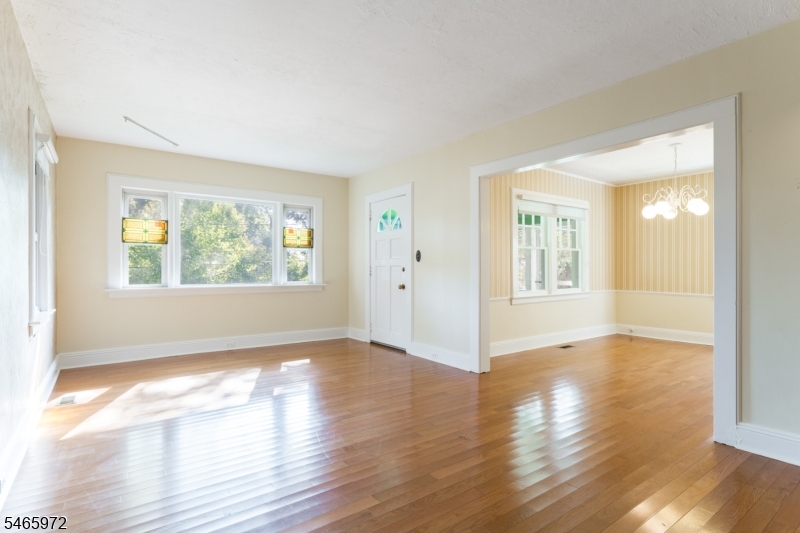 18 Halsted St Property Photo 2