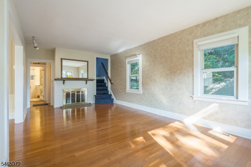 18 Halsted St Property Photo 10