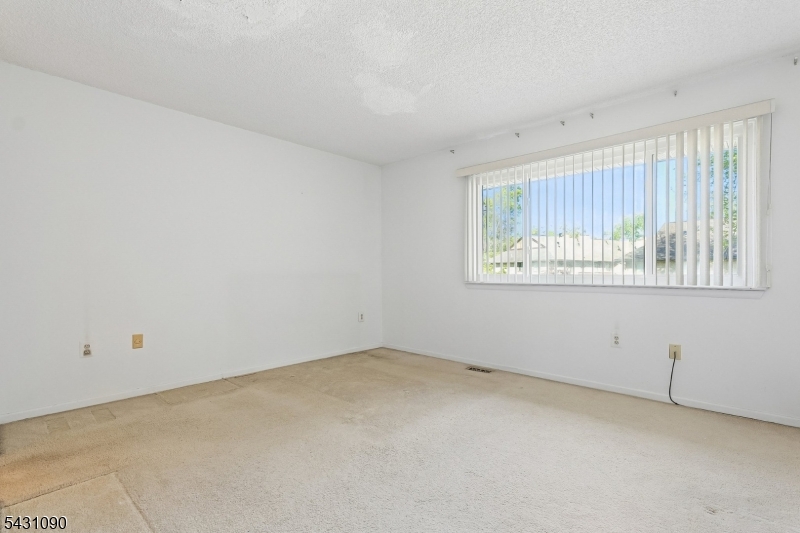 265 Hampshire Dr Property Photo 11