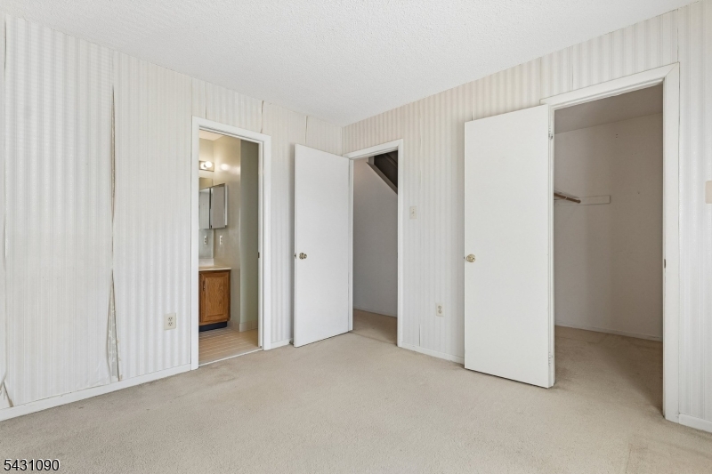 265 Hampshire Dr Property Photo 17