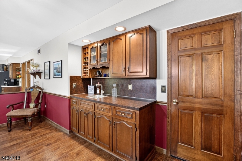 27 Edgemere Terrace Property Photo 15