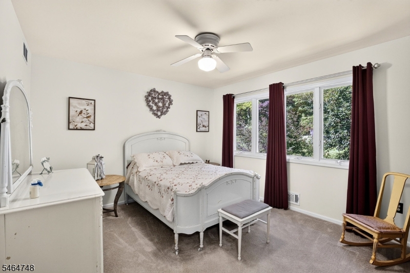 27 Edgemere Terrace Property Photo 24