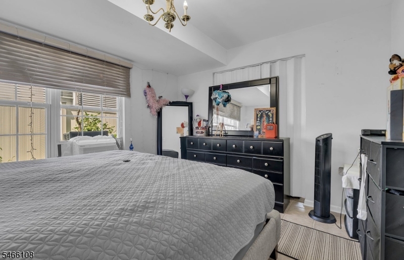 425 Thomas St Property Photo 8