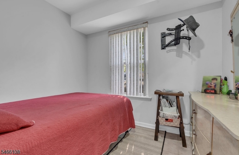 425 Thomas St Property Photo 15