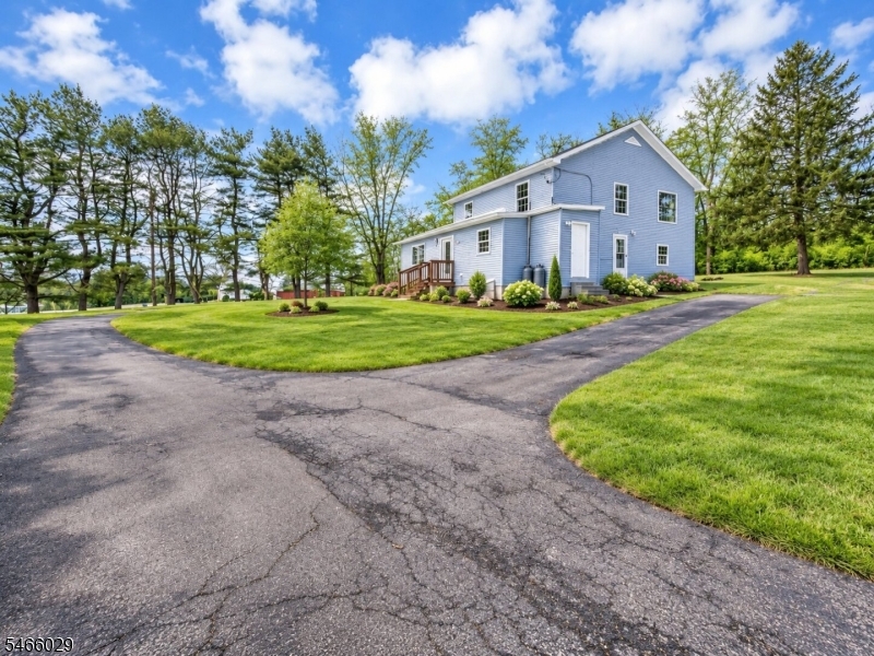 70 Lake Wallkill Rd Property Photo 3