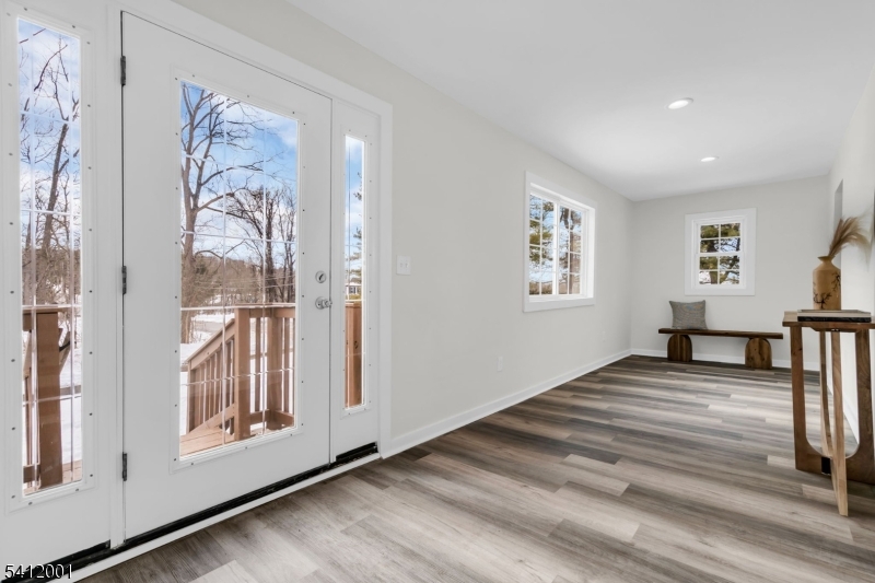 70 Lake Wallkill Rd Property Photo 4
