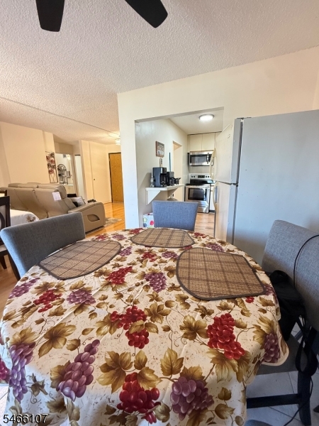 10 N Wood Ave 301 Property Photo 15