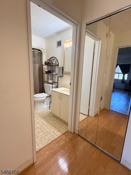 10 N Wood Ave 301 Property Photo 25