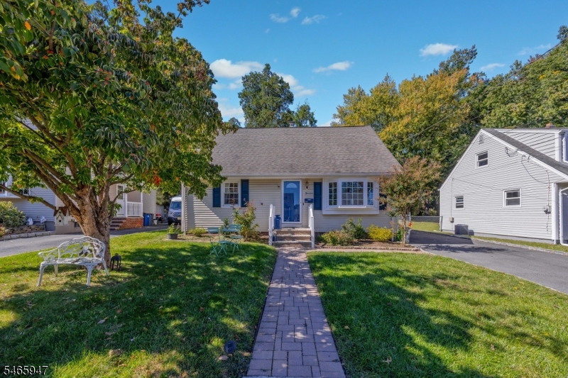 14 Farmingdale Ave Property Photo 1
