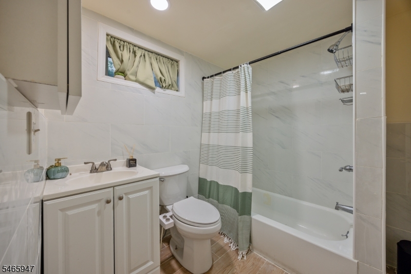 14 Farmingdale Ave Property Photo 10