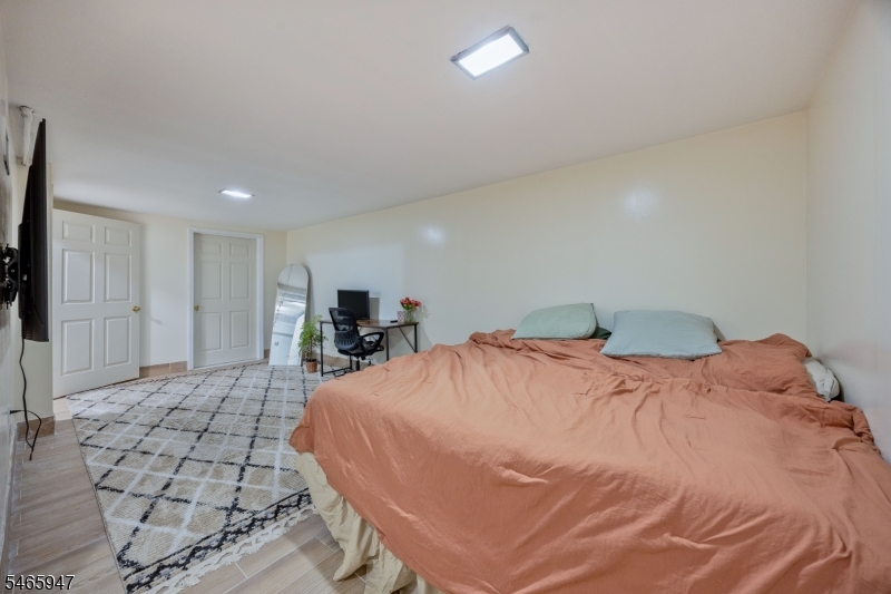 14 Farmingdale Ave Property Photo 23