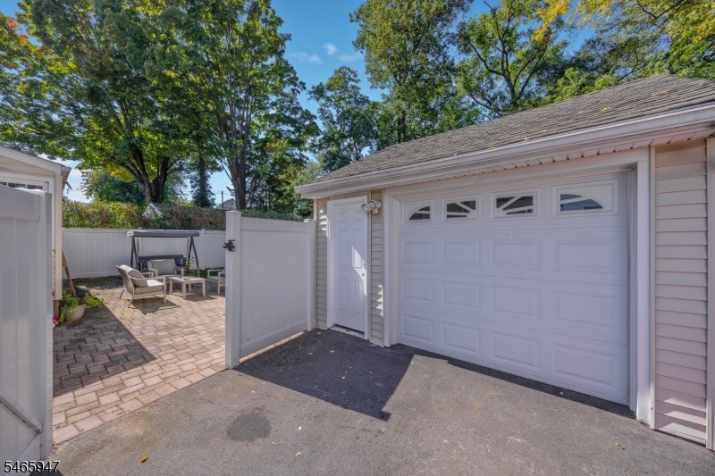 14 Farmingdale Ave Property Photo 26