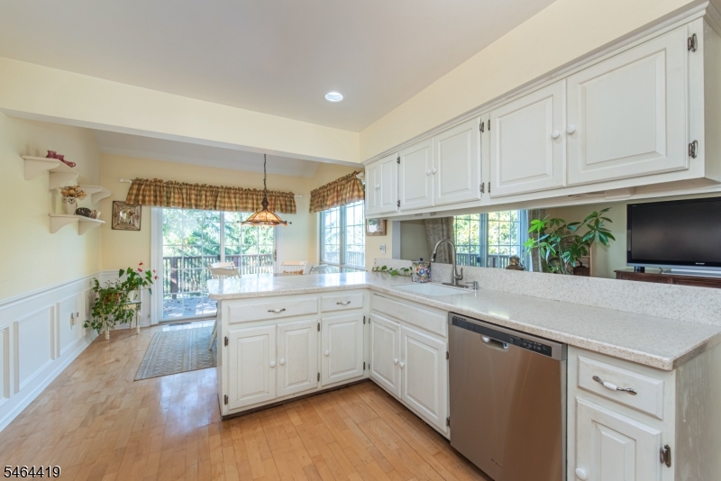 8 Birdseye Cir Property Photo 3