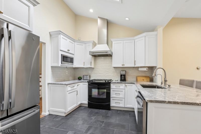 8 Mountain Way Property Photo 8