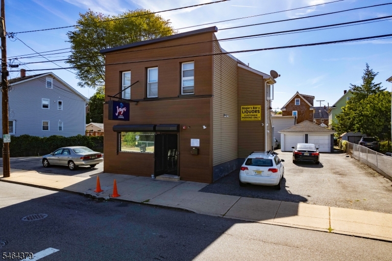 142 Division Ave Property Photo 17