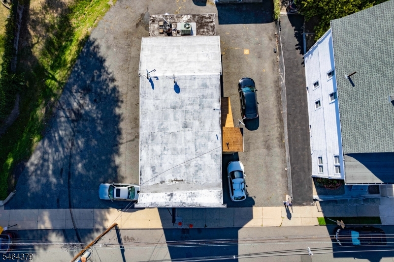 142 Division Ave Property Photo 20